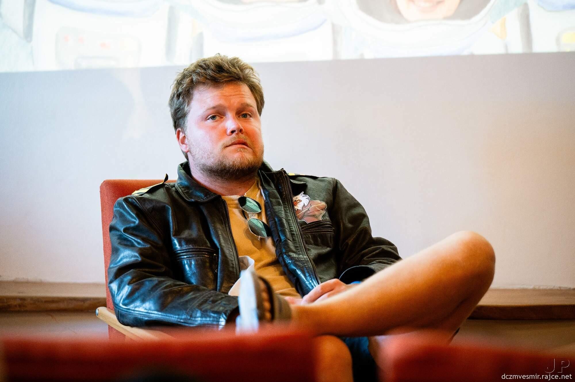 Fotka typického Kučerova výrazu