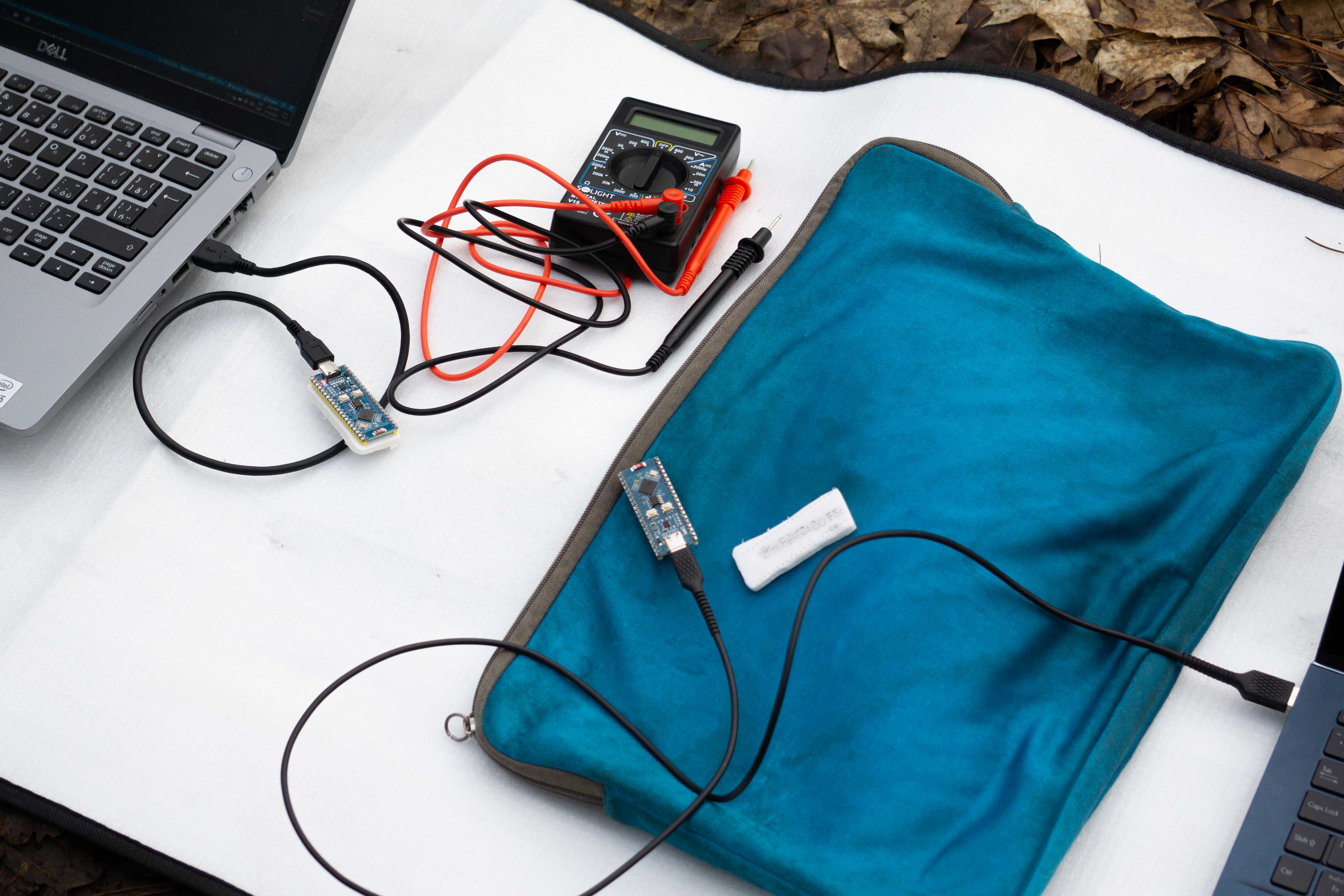 Fotka modulů při měření